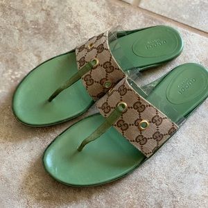 Vintage Gucci flip flops size 9.5